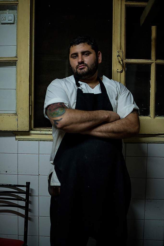 Eduardo Castro, 32 years old, he is the head cook in Monteagudo and has been working there for the last two years. Previously, he worked in ONG in the south of Buenos Aires, helping kids on the street. He is not involved in drugs